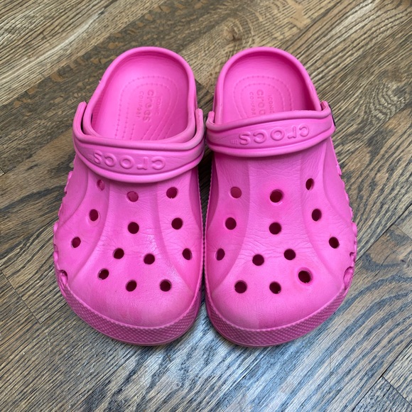 CROCS Kids Vibrant Pink Sandals - Picture 1 of 2